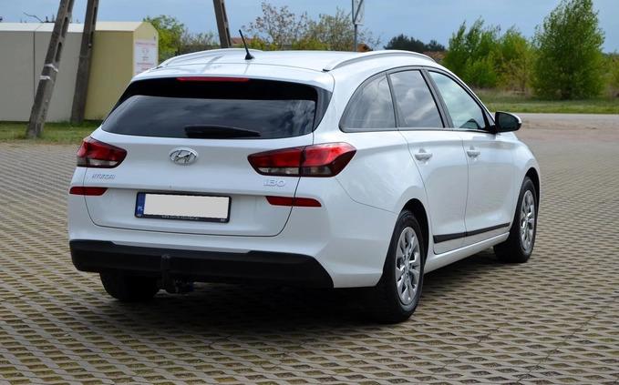 Hyundai I30 cena 46900 przebieg: 201300, rok produkcji 2018 z Sochaczew małe 562